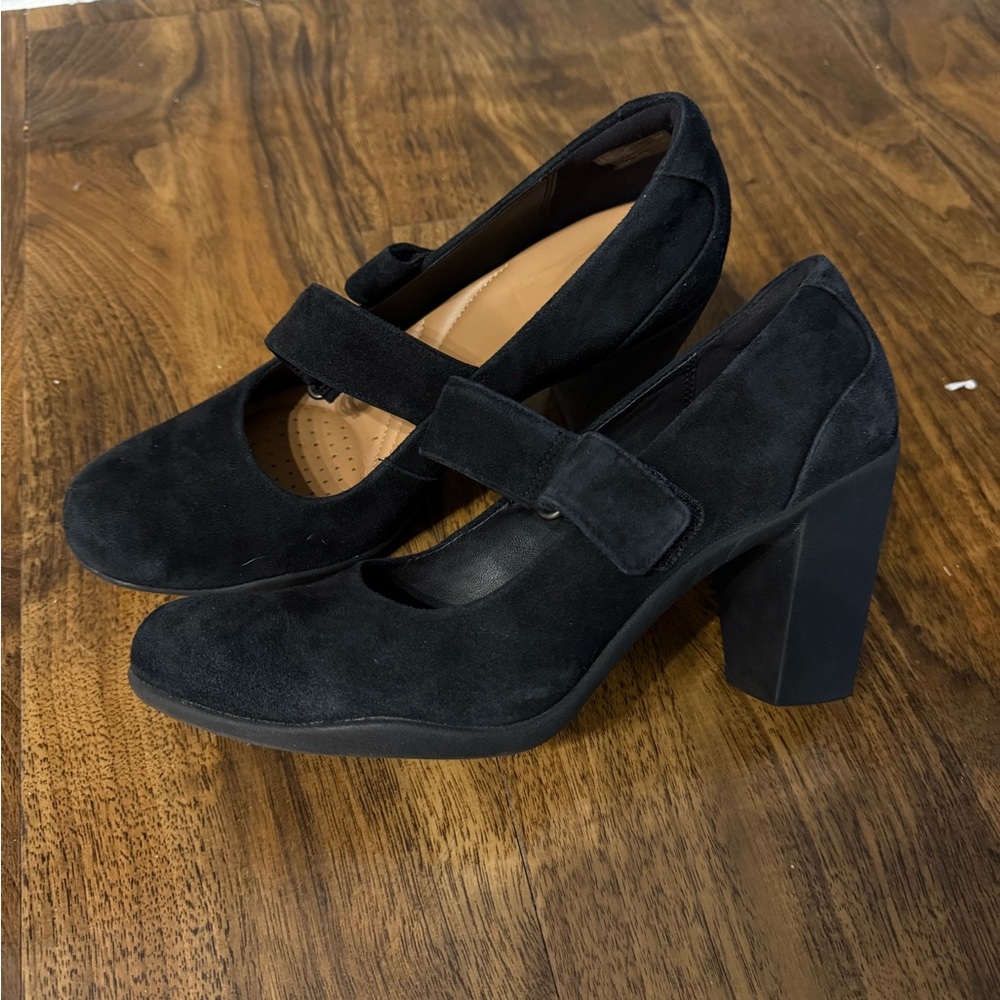 Clarks Adya Clara Dress Pumps Black Suede